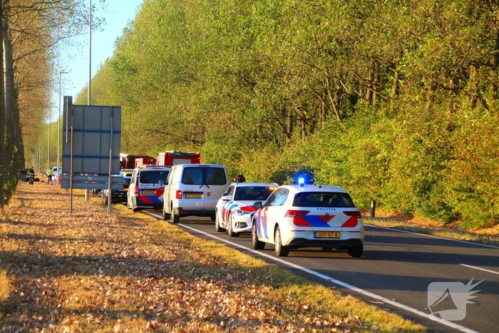 Auto door midden na ernstig ongeval