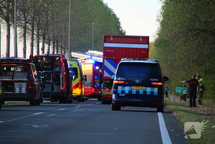 Auto door midden na ernstig ongeval