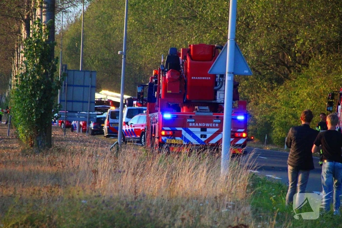Auto door midden na ernstig ongeval