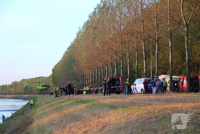 Auto door midden na ernstig ongeval