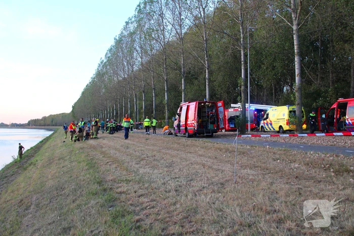 Auto door midden na ernstig ongeval
