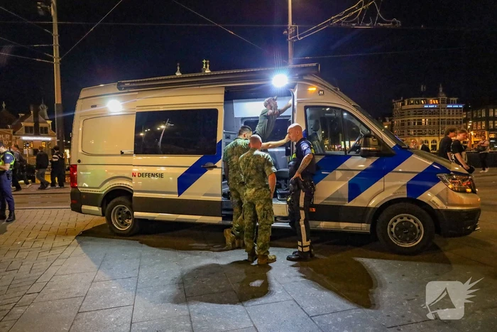 Metrostation afgesloten door verdacht pakketje