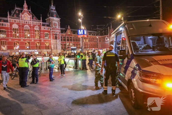 Metrostation afgesloten door verdacht pakketje