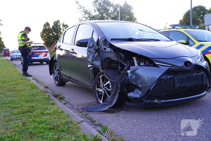 Automobilist rijdt door na crash