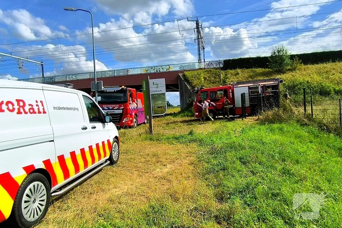 Brand naast spoor brengt inzet brandweer