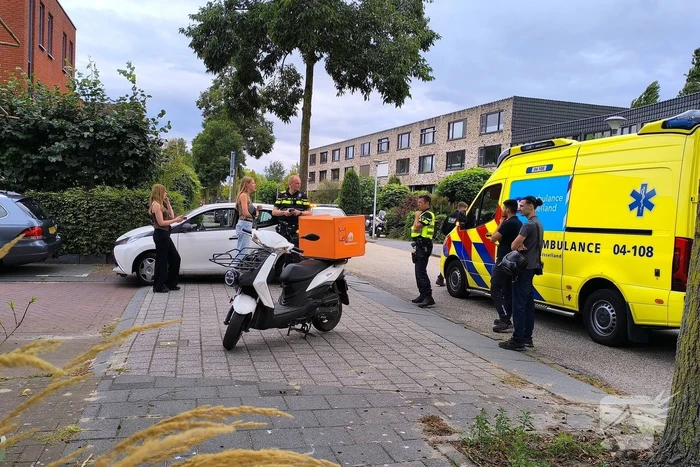 Politie en ambulance na botsing
