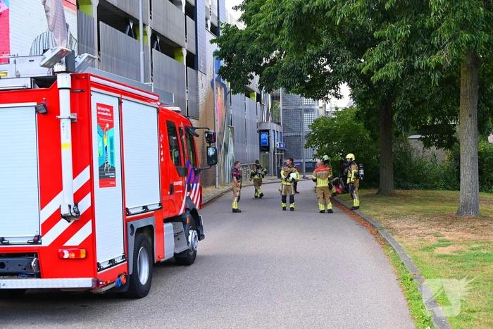 Zwerver veroorzaakt brand