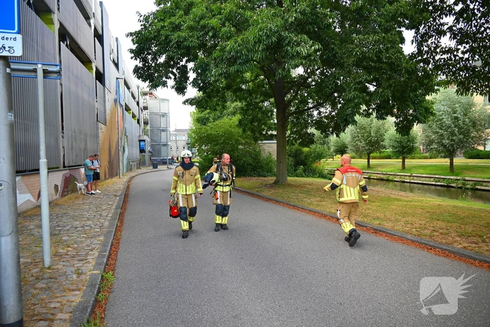 Zwerver veroorzaakt brand