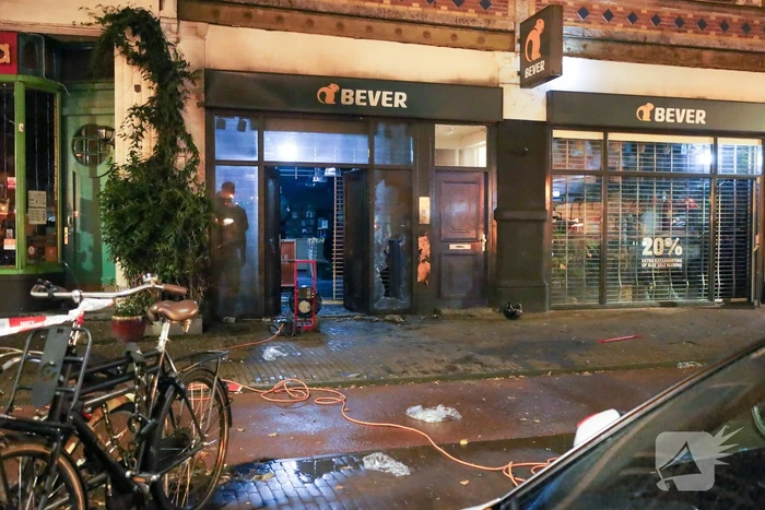Explosie verwoest voorgevel winkel