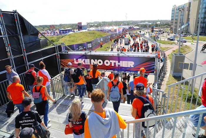 Drukte voor Formule 1 race op circuit Zandvoort