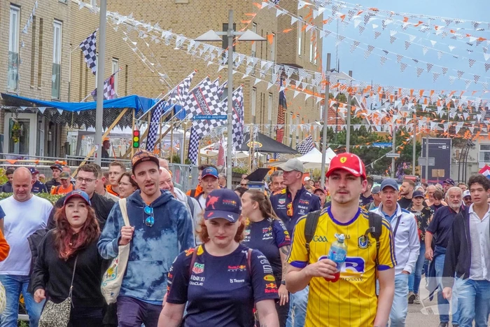Drukte voor Formule 1 race op circuit Zandvoort