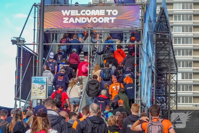 Drukte voor Formule 1 race op circuit Zandvoort