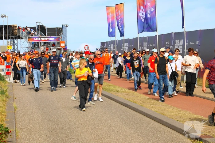 Drukte voor Formule 1 race op circuit Zandvoort
