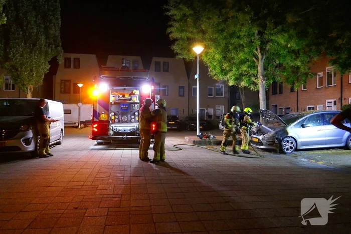 Autobrand snel onder controle