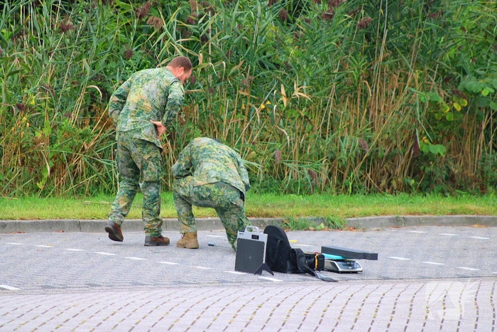 EOD onderzoekt explosief