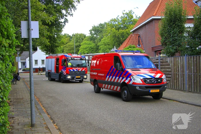 Man steekt stoel in brand tijdens lassen