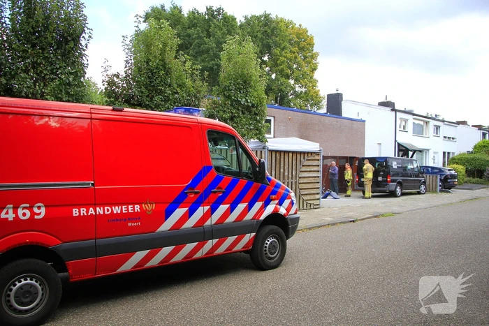 Man steekt stoel in brand tijdens lassen