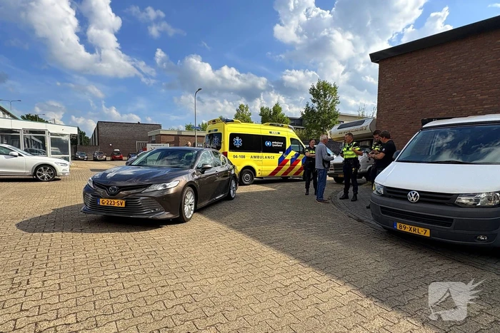 Fietser gewond bij botsing met auto