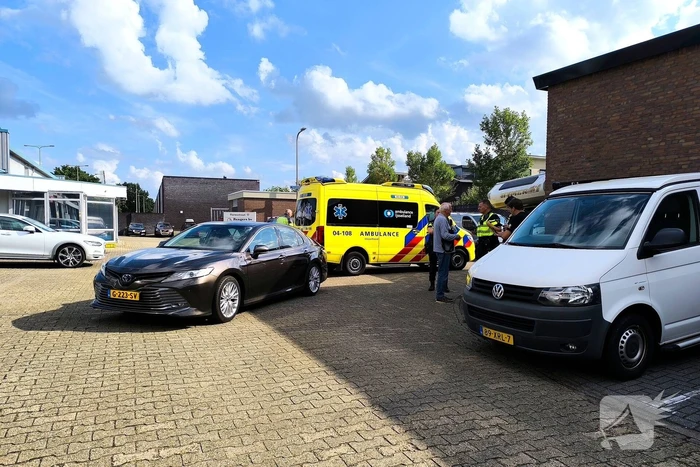 Fietser gewond bij botsing met auto