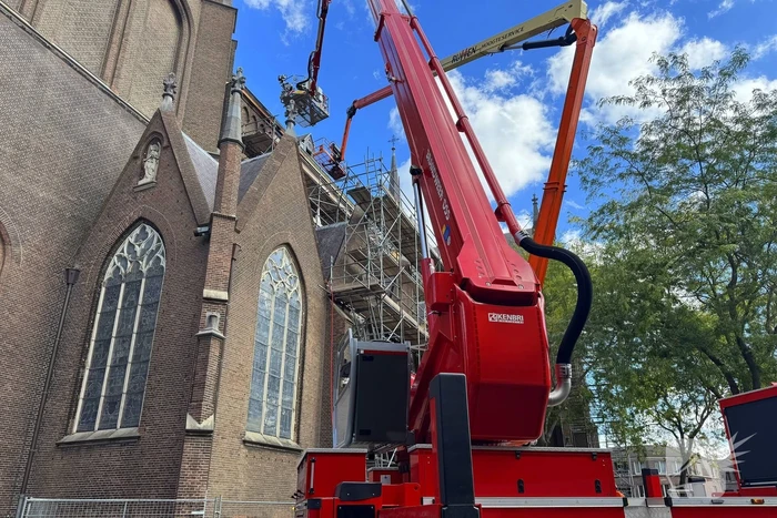 Kerkbrand snel opgeschaald