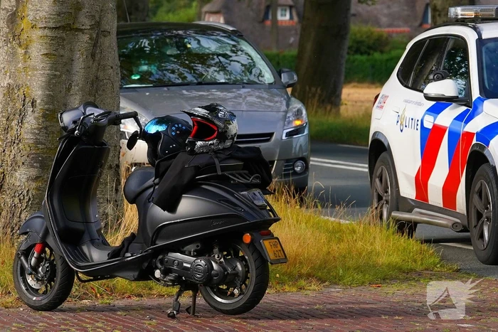 Twee personen naar het ziekenhuis na ongeval tussen scooter en auto