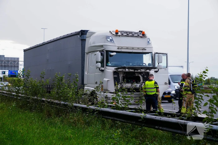 Vrachtwagenbrand gecontroleerd na melding