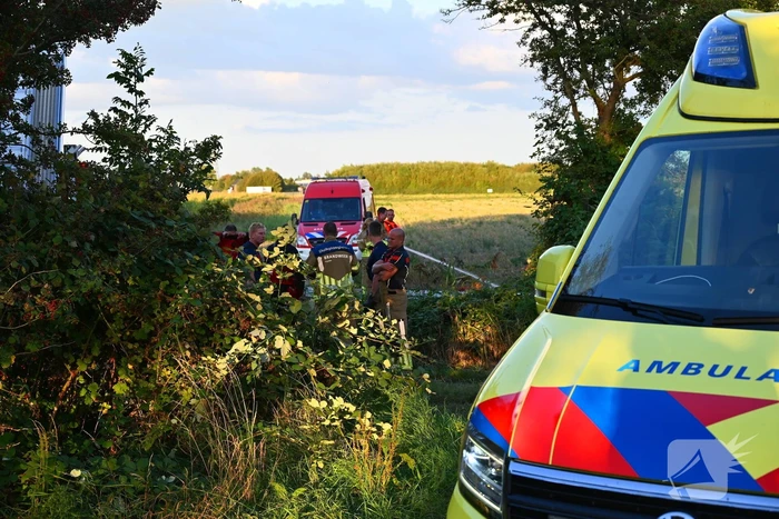 Ongeval met auto in de sloot