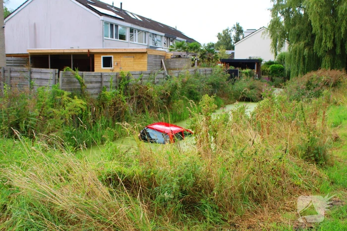 Berging na ongeval met voertuig te water