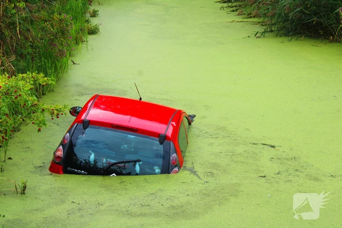 Berging na ongeval met voertuig te water