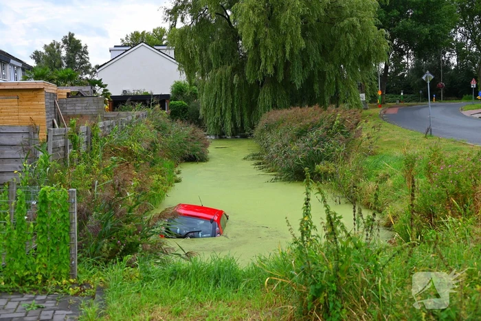 Berging na ongeval met voertuig te water