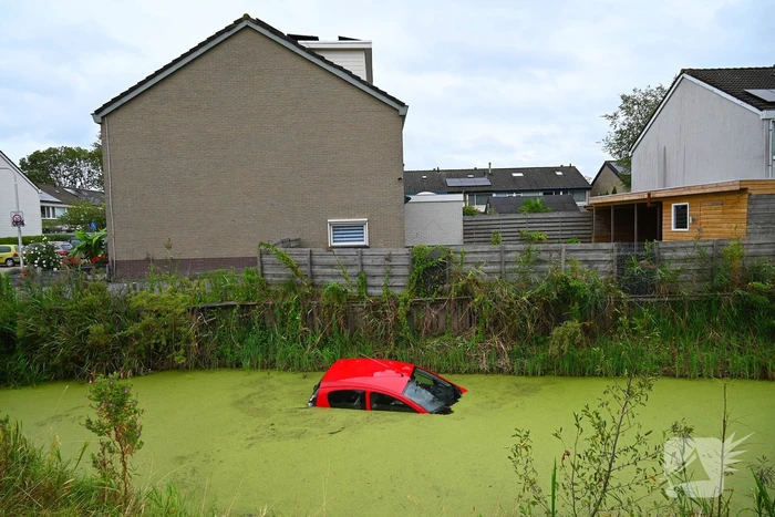 Berging na ongeval met voertuig te water