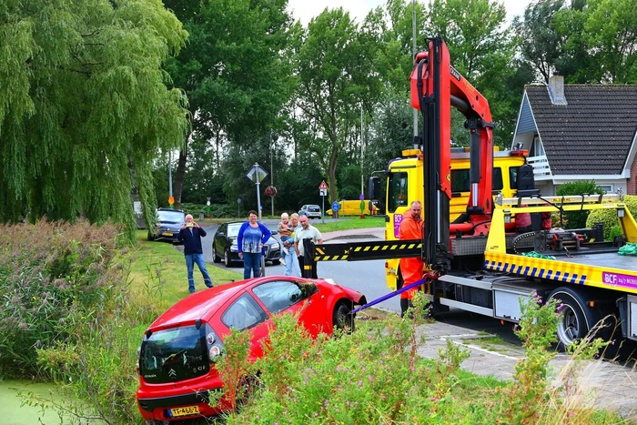 Berging na ongeval met voertuig te water