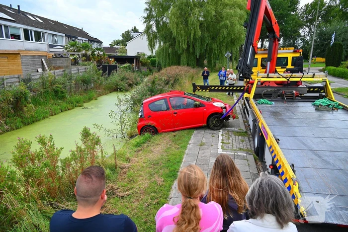 Berging na ongeval met voertuig te water
