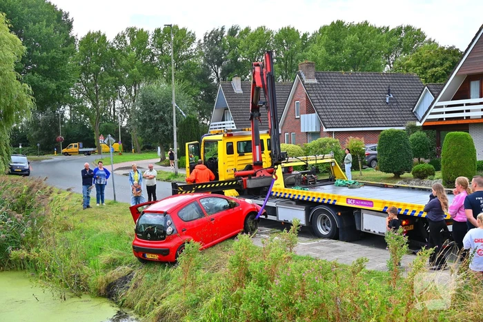 Berging na ongeval met voertuig te water