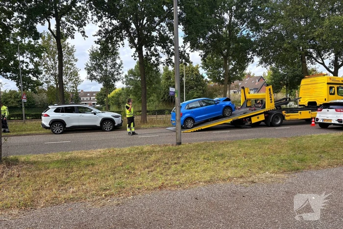Auto's botsen achterop voorganger