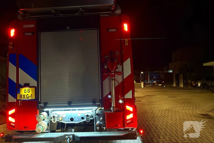 Bakwagen van boodschappen bezorgdienst ramt carpoort
