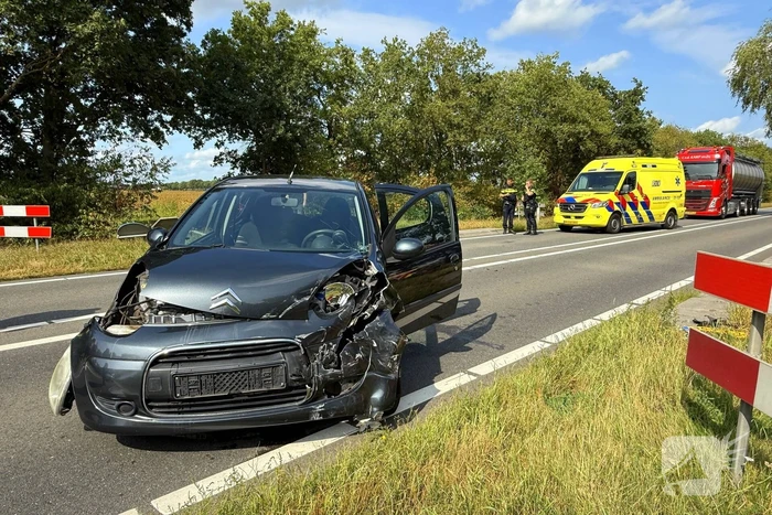 Botsing tussen auto's leidt tot gewonden en verkeershinder