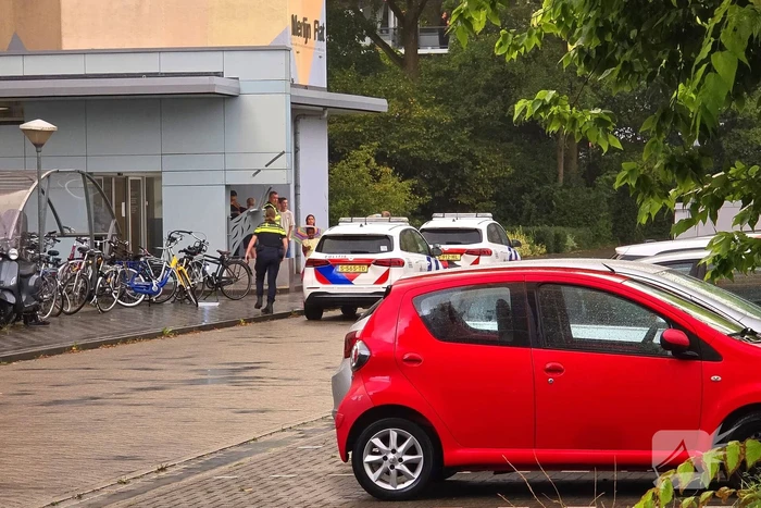 Politie zet groots in na melding van persoon met wapen