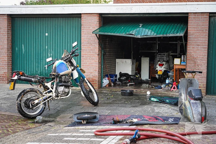 Veel brandschade aan garagebox