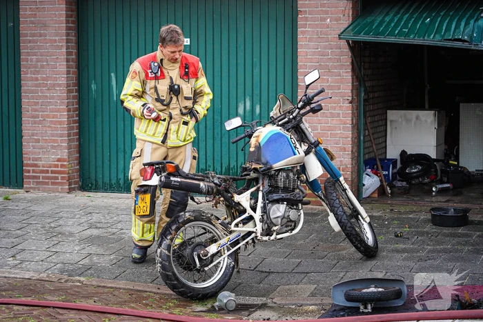 Veel brandschade aan garagebox