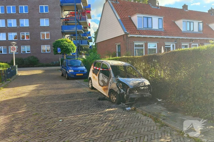 Auto door brand verwoest