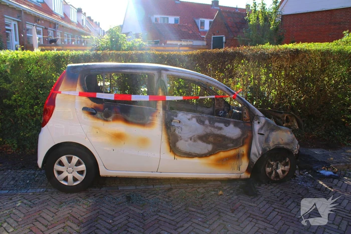 Auto door brand verwoest