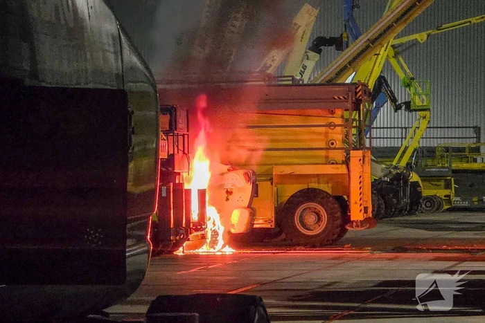 Buitenbrand bij hoogwerker verhuur