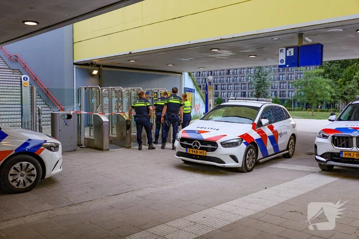 Aanrijding persoon door trein leidt tot stationafsluiting