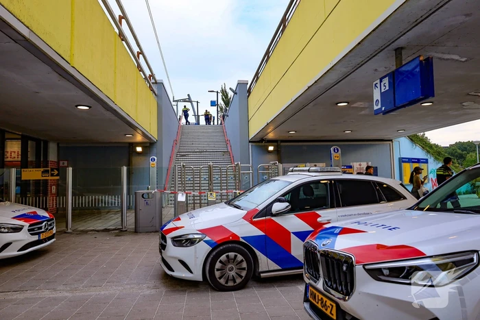 Aanrijding persoon door trein leidt tot stationafsluiting
