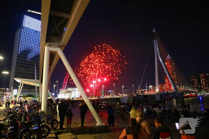Duizenden mensen beleven spectaculaire afsluiting van Wereldhavendagen
