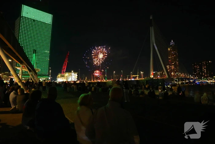 Duizenden mensen beleven spectaculaire afsluiting van Wereldhavendagen