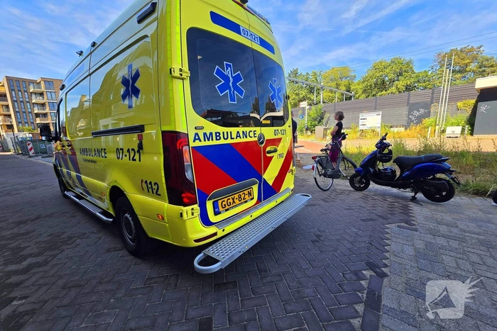 Botsing tussen scooterrijder en fietser