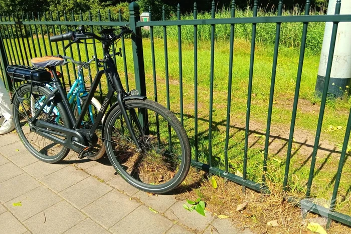 Politie brengt dochtertje veilig thuis na val met fiets