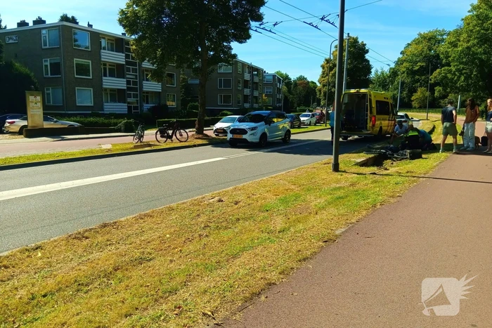 Politie brengt dochtertje veilig thuis na val met fiets